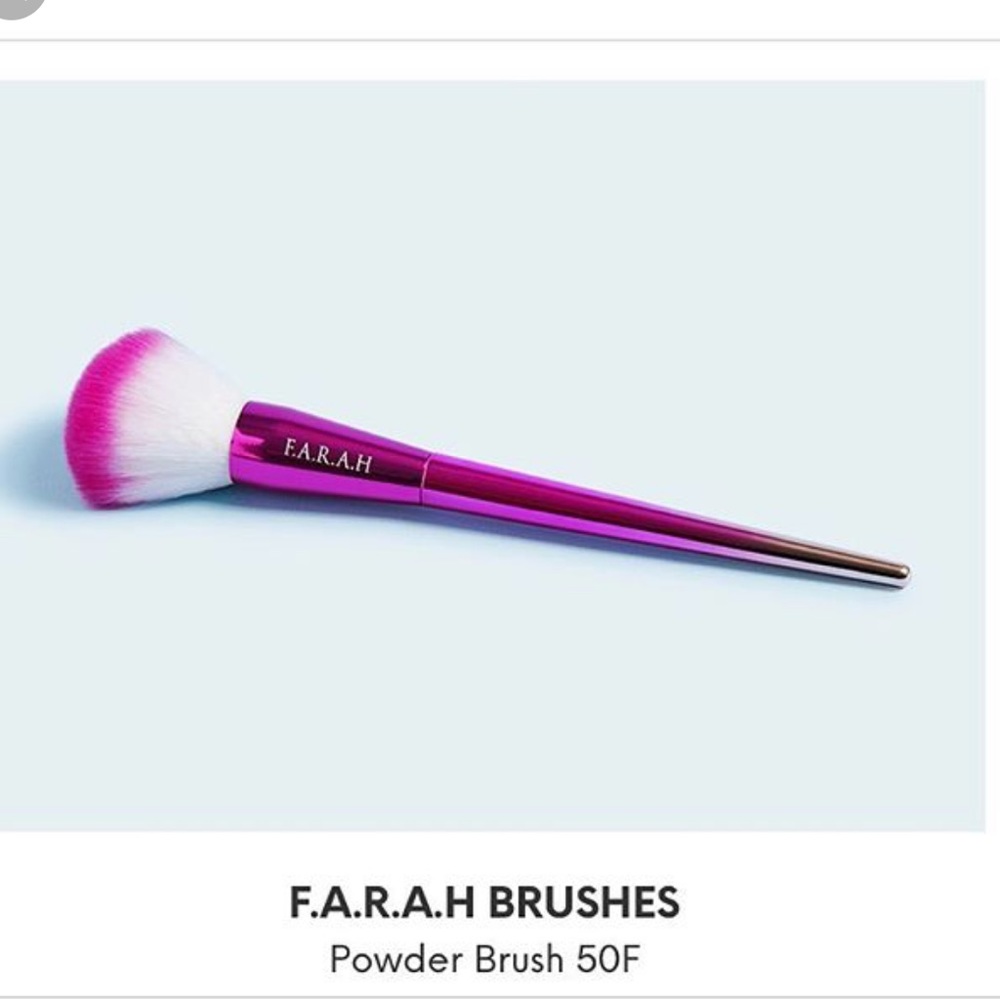 Farah Powder Brush 50f